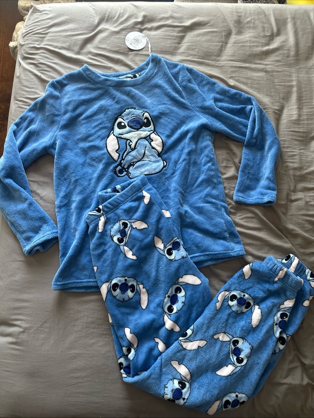 Disney Stitch 2 Piece Fuzzy Women’s Pajama Set New Medium